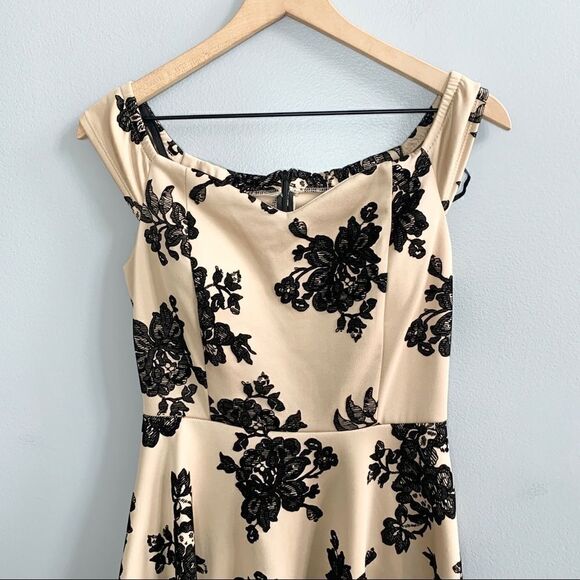 FE Forever Nude and Black Velvet Floral Dress NWT - Picture 3 of 16